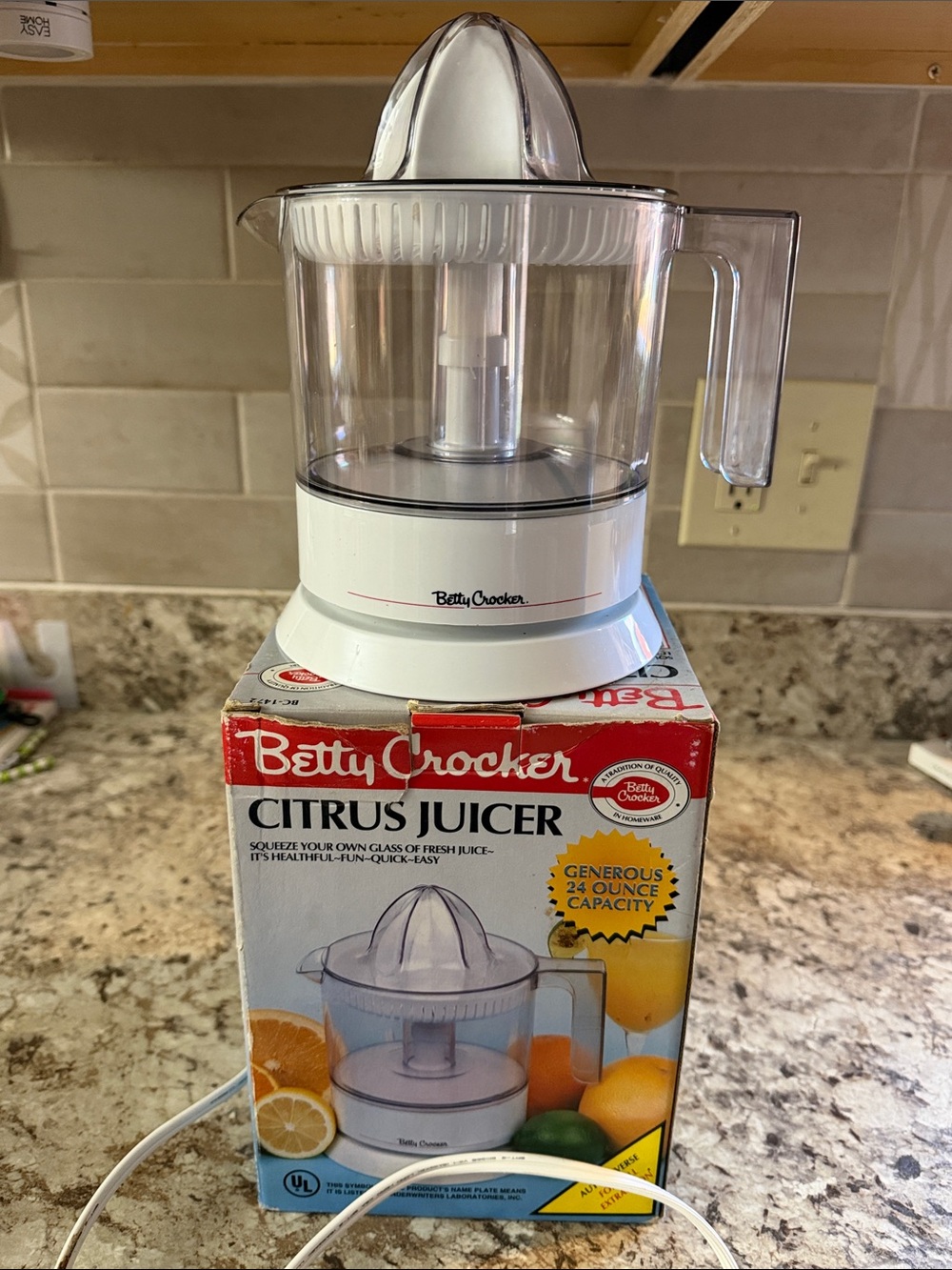 Betty Crocker White Citrus Juicer